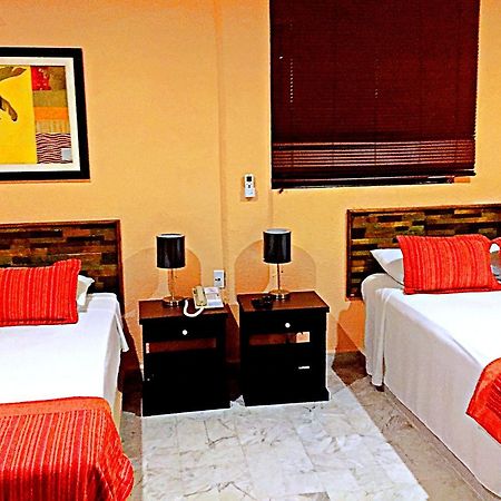 Hotel Versalles Suites Cancun Exterior photo
