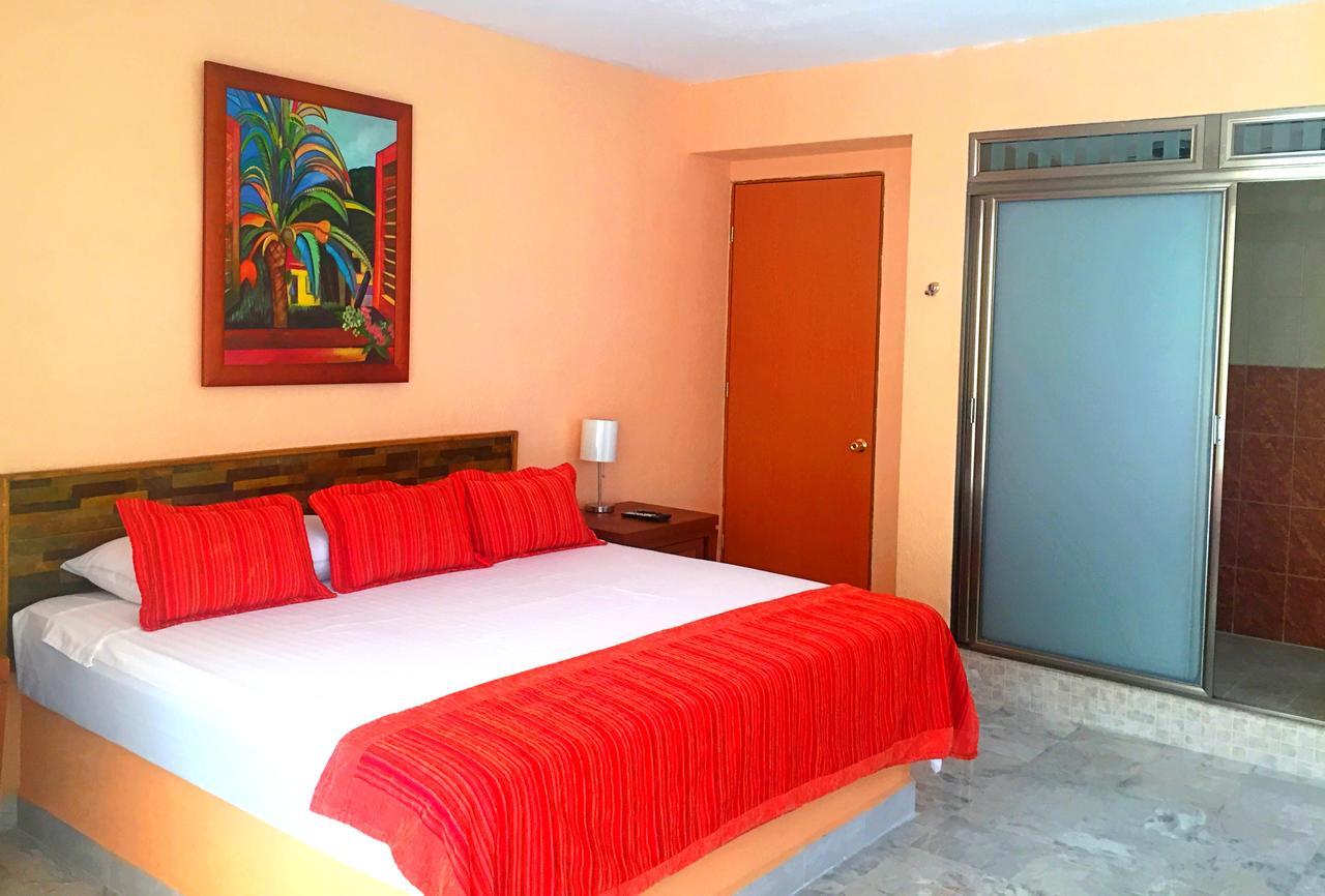 Hotel Versalles Suites Cancun Exterior photo