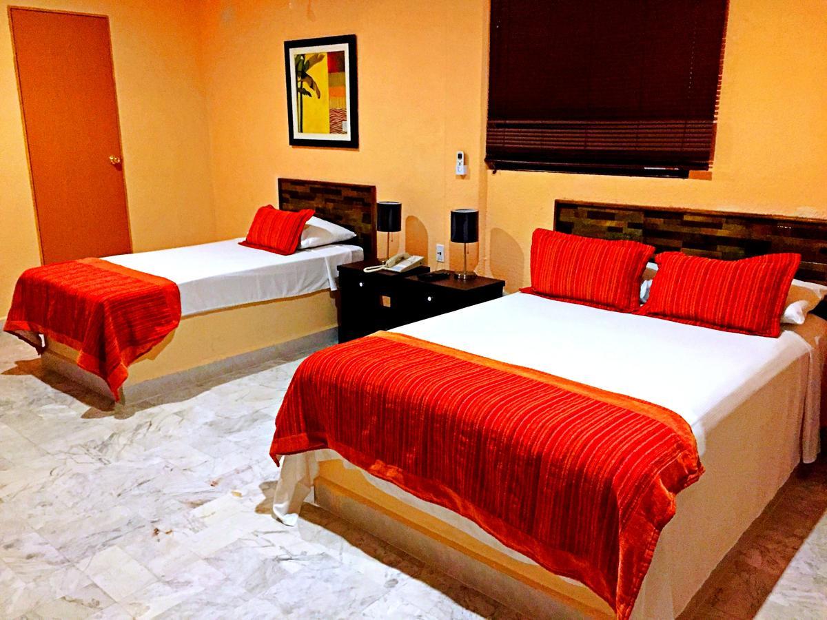 Hotel Versalles Suites Cancun Exterior photo