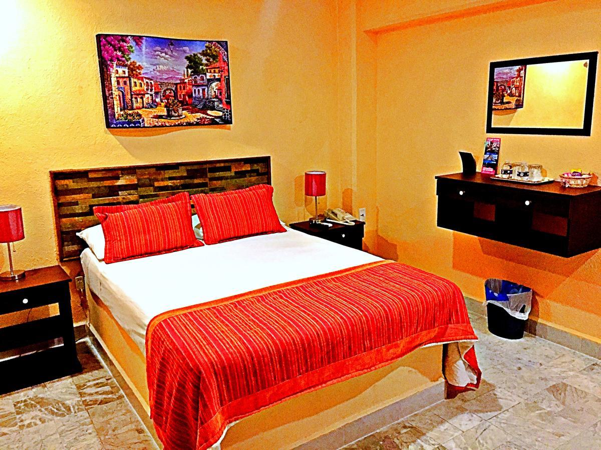 Hotel Versalles Suites Cancun Exterior photo