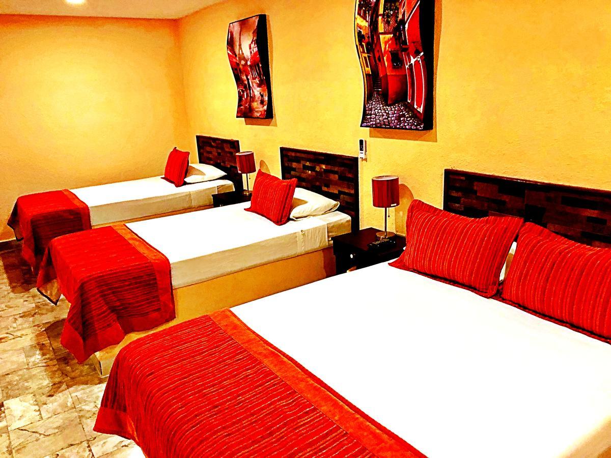 Hotel Versalles Suites Cancun Exterior photo