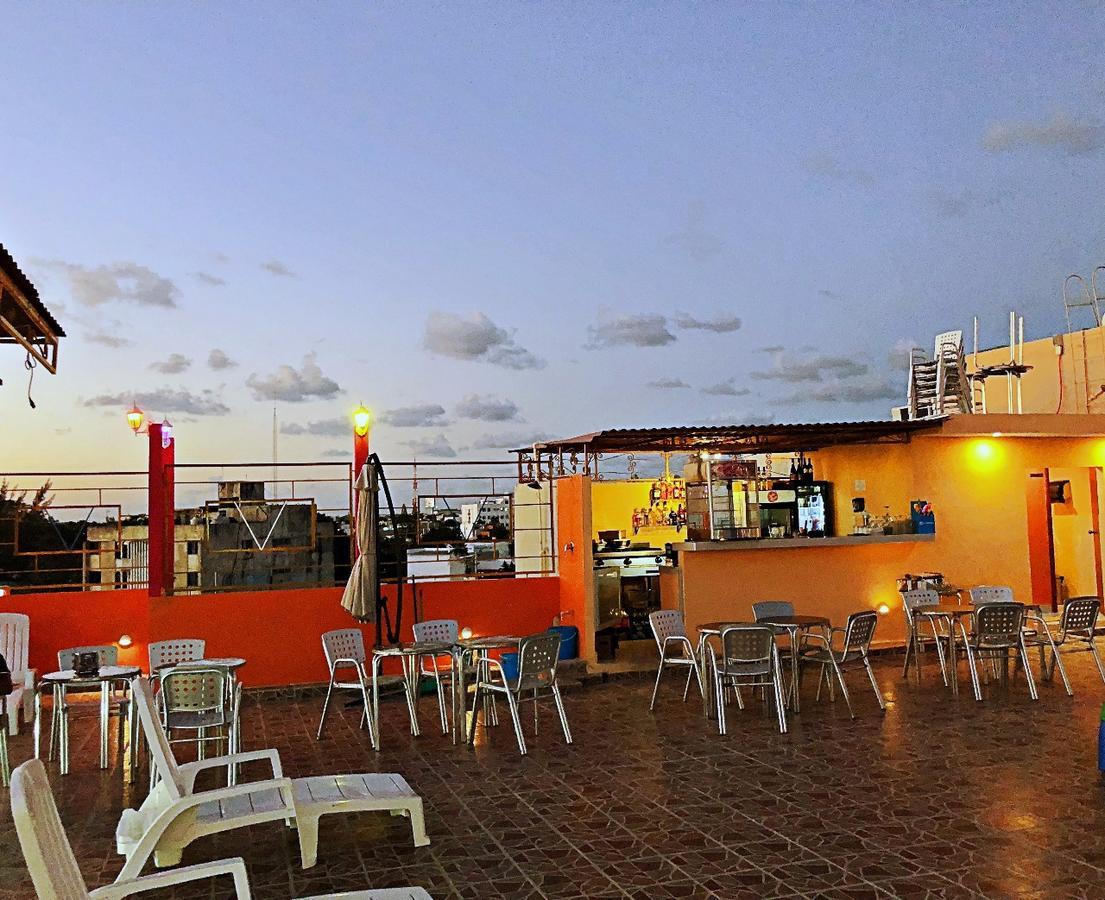 Hotel Versalles Suites Cancun Exterior photo
